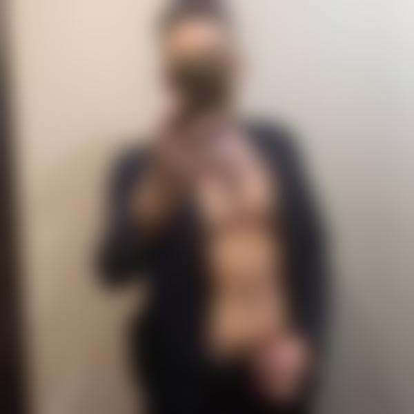Ozanne est connecté à Gand à la recherche d’un gang bang connecté en Belgique