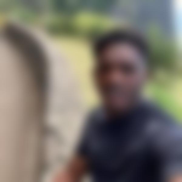 Loic, masseur de 44 ans dispo pour plan hard dans la région de Malines () avec gay mannequin