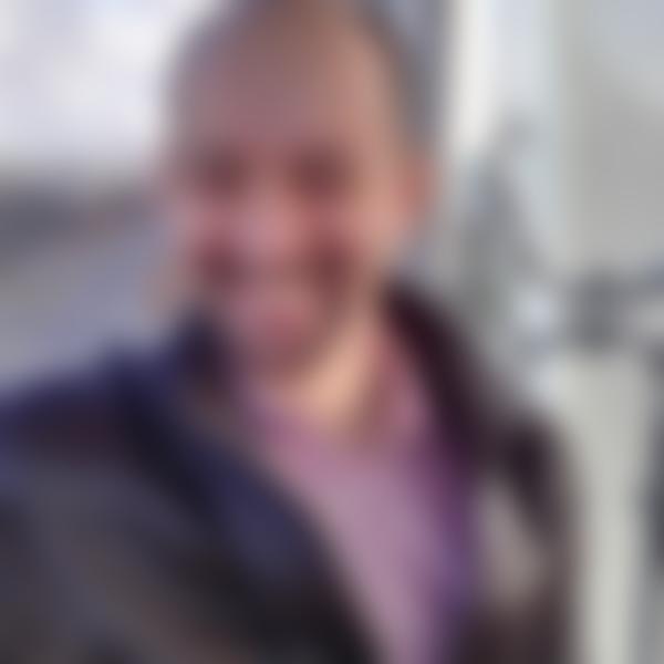 Evrard est dispo à Gand et cherche un gay passif en Belgique
