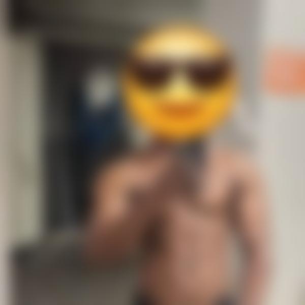Valère est connecté à Annecy et cherche un massage à domicile en région Auvergne-Rhône-Alpes
