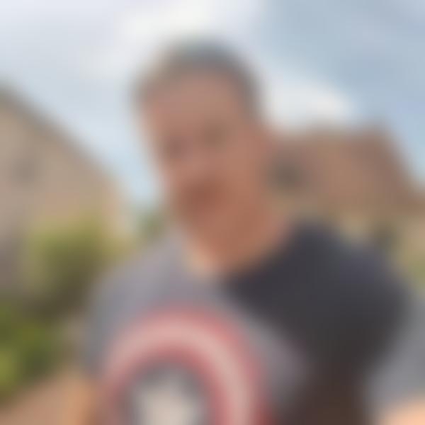 Mec Masochiste de 1.90m de St Malo  dispo pour sexcam