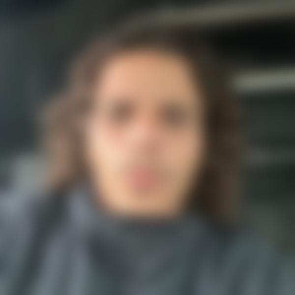 Androgynosexuel gros juteur à la recherche d’un maitre dans le