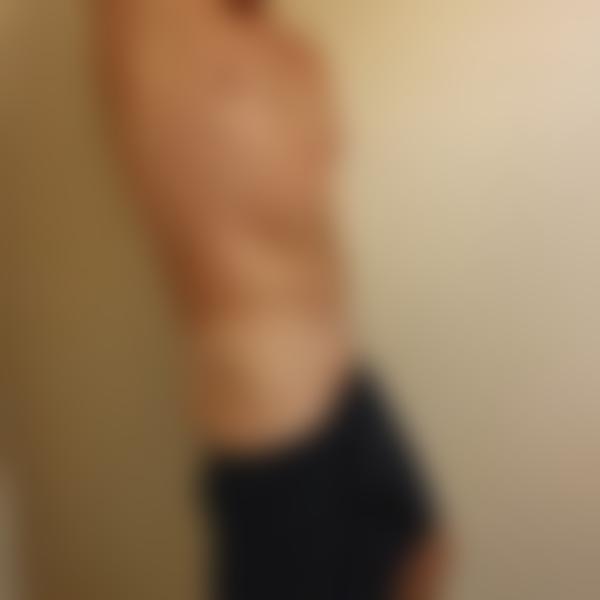 Roger, expert-comptable de 40 ans cherche plan cam dans la région de Paris  avec gay raffinée