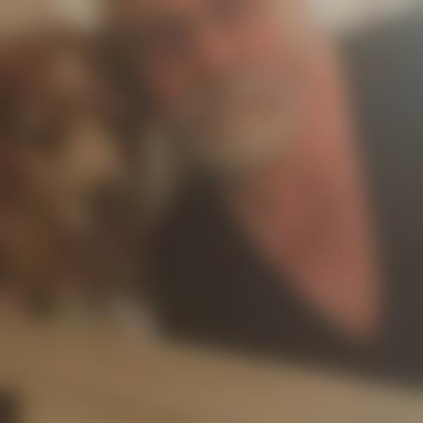 Marius est dispo à Lucerne et dispo pour un homme mûr connecté en Suisse